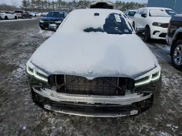 WBA33AG01MCG84691 2021 BMW 5 SERIES-4