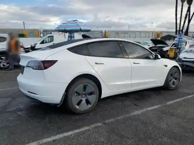 5YJ3E1EA7NF307034 2022 TESLA MODEL 3-2