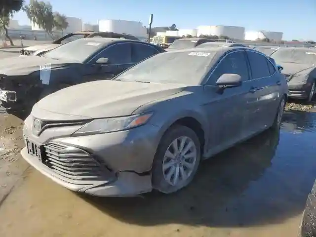4T1B11HK5JU020610 2018 TOYOTA CAMRY-0