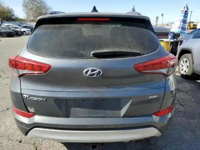 KM8J3CA23JU642635 2018 HYUNDAI TUCSON-5
