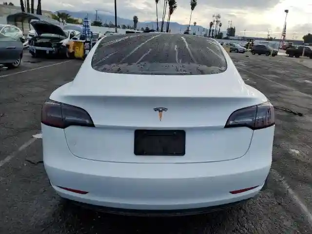 5YJ3E1EA7NF307034 2022 TESLA MODEL 3-5