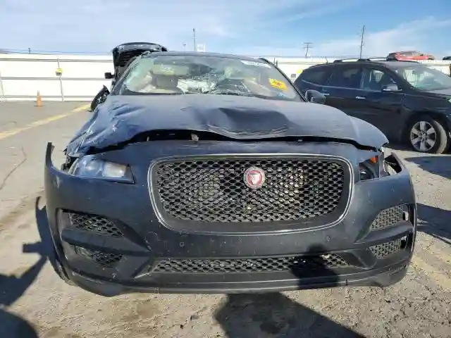 SADCJ2FX2KA391888 2019 JAGUAR F-PACE-4