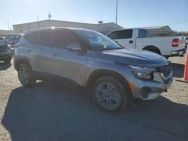 KNDEPCAAXN7249656 2022 KIA SELTOS-3