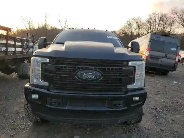1FT8W3DT1HEF35179 2017 FORD F350-4