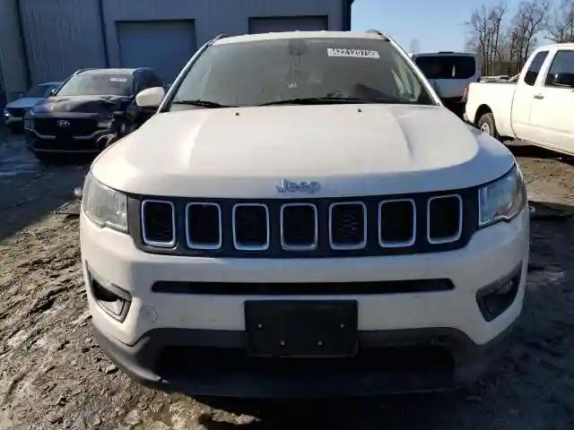 3C4NJDBB4KT690639 2019 JEEP COMPASS-4