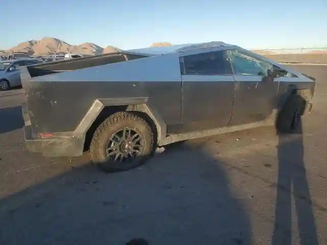 7G2CEHED0RA040175 2024 TESLA CYBERTRUCK-2