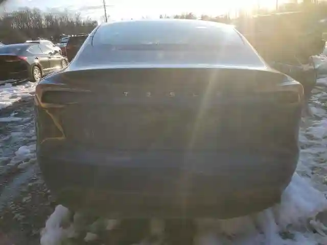5YJ3E1EA2RF765747 2024 TESLA MODEL 3-5