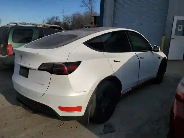 7SAYGAEE2RF168992 2024 TESLA MODEL Y-2