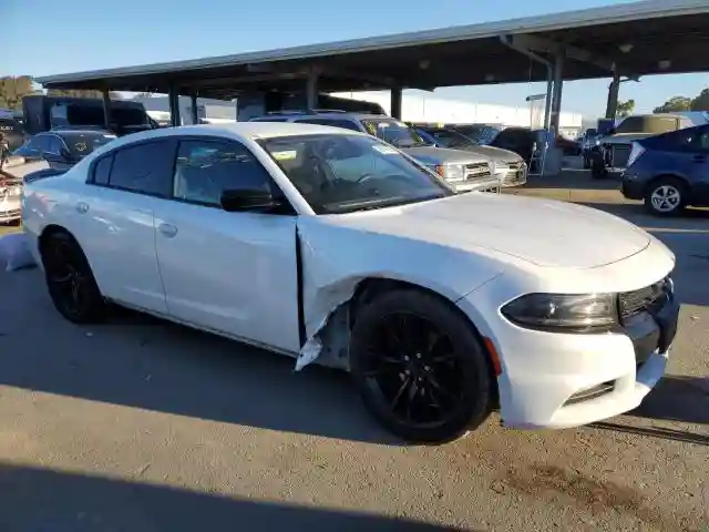 2C3CDXHGXGH246947 2016 DODGE CHARGER-3