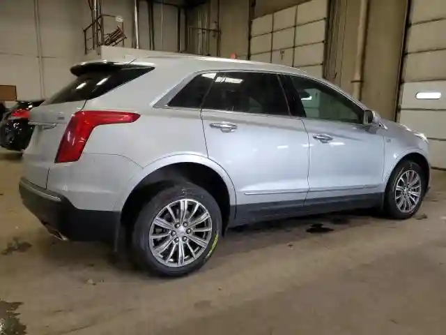 1GYKNDRS8HZ232420 2017 CADILLAC XT5-2