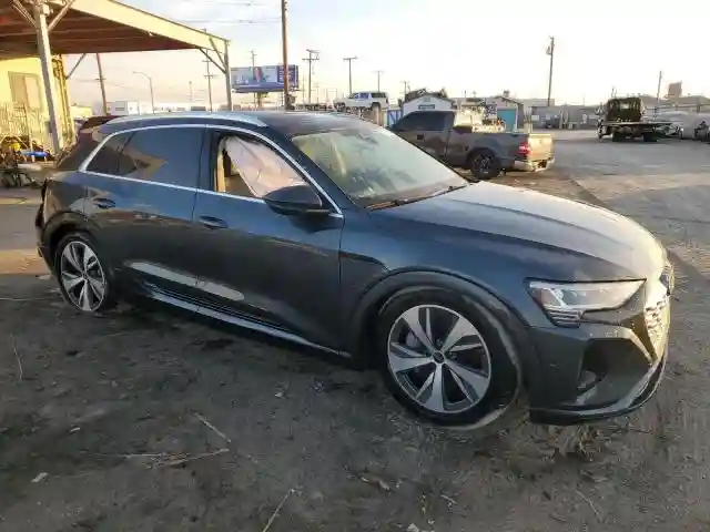 WA15AAGE9RB043046 2024 AUDI Q8 E-TRON-3