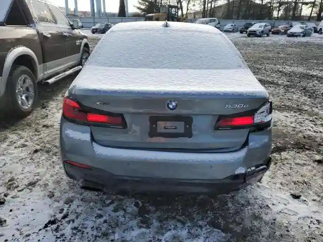 WBA33AG01MCG84691 2021 BMW 5 SERIES-5