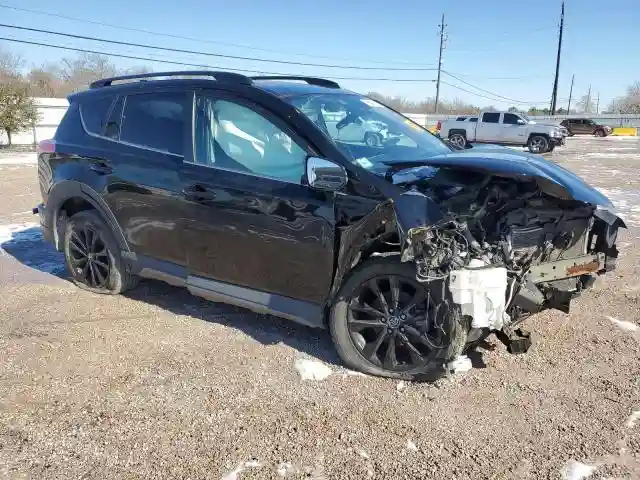 2T3RFREV2JW804022 2018 TOYOTA RAV4-3