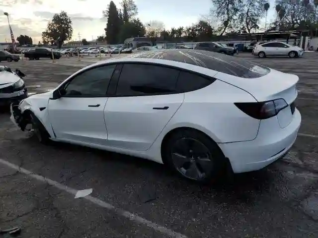 5YJ3E1EA7NF307034 2022 TESLA MODEL 3-1