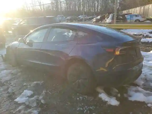 5YJ3E1EA2RF765747 2024 TESLA MODEL 3-1