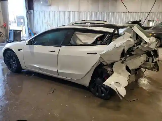 5YJ3E1EC8NF200530 2022 TESLA MODEL 3-1