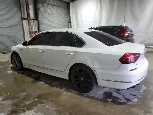 1VWDT7A32HC058712 2017 VOLKSWAGEN PASSAT-1