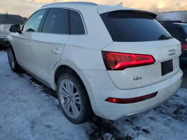 WA1BNAFY4J2174277 2018 AUDI Q5-1