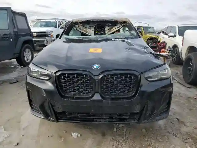 5UX33DT02R9U91458 2024 BMW X4-4