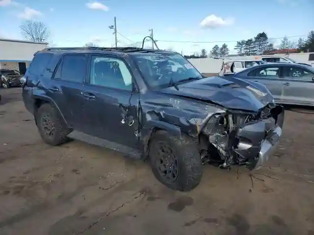 JTERU5JR9P6191717 2023 TOYOTA 4RUNNER SE-3