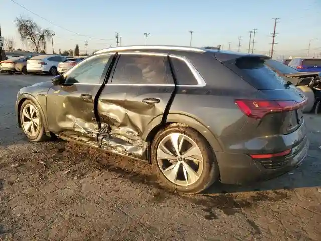 WA15AAGE9RB043046 2024 AUDI Q8 E-TRON-1