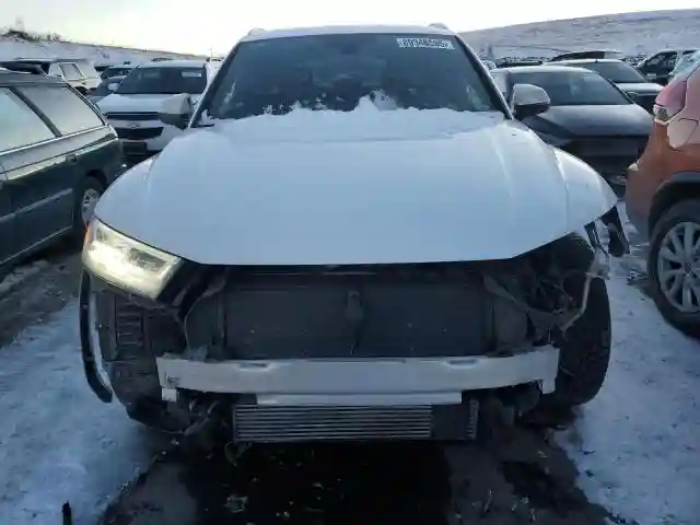 WA1BNAFY4J2174277 2018 AUDI Q5-4