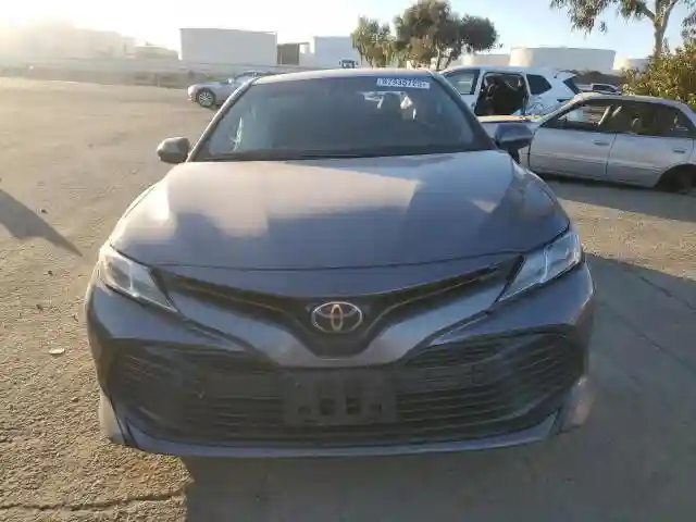 4T1B11HK5JU020610 2018 TOYOTA CAMRY-4