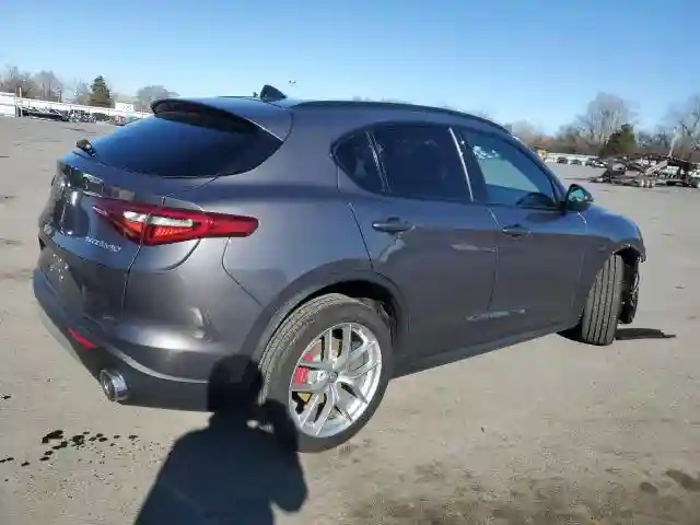 ZASFAKPN3J7B93944 2018 ALFA ROMEO STELVIO-2