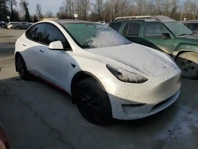 7SAYGAEE2RF168992 2024 TESLA MODEL Y-3