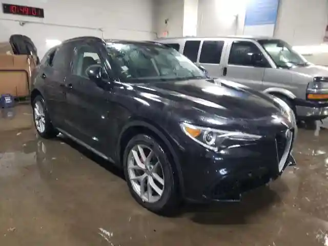 ZASFAKPN4J7B58362 2018 ALFA ROMEO STELVIO-3