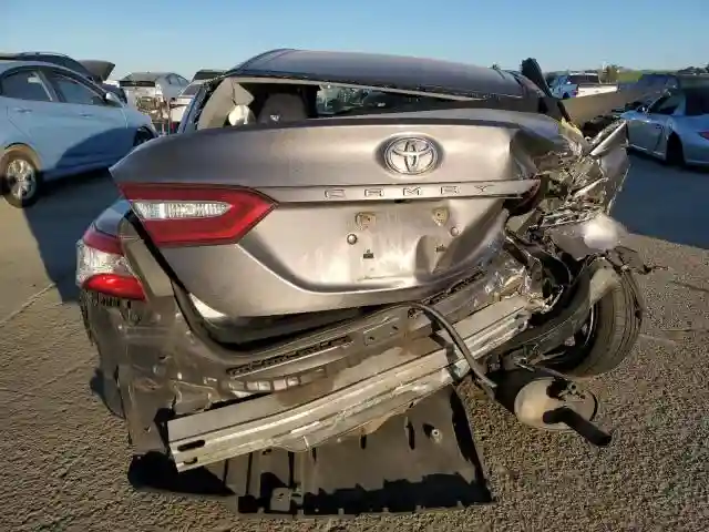 4T1B11HK5JU020610 2018 TOYOTA CAMRY-5