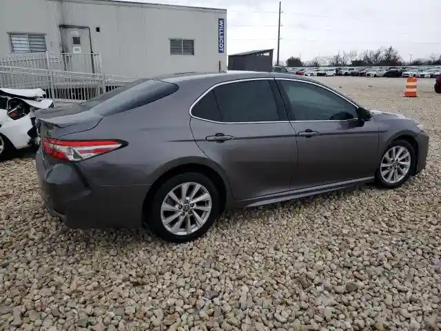 4T1B11HK8JU078209 2018 TOYOTA CAMRY-2