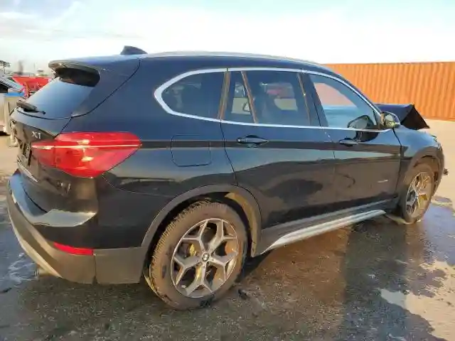 WBXHT3C30J5K23793 2018 BMW X1-2