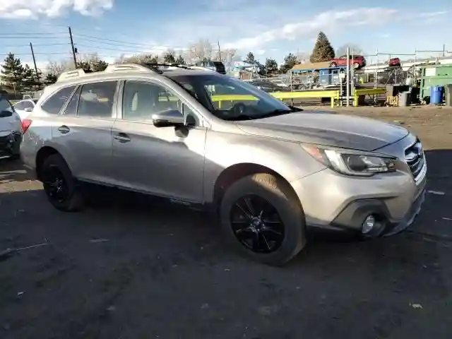 4S4BSAHC7J3256820 2018 SUBARU LEGACY-3