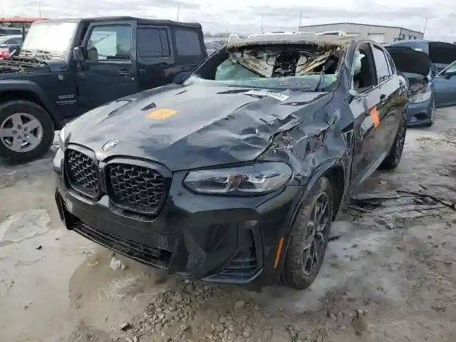 5UX33DT02R9U91458 2024 BMW X4-0