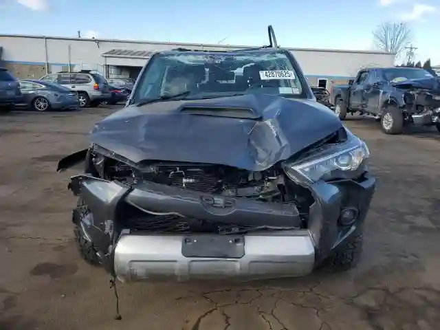 JTERU5JR9P6191717 2023 TOYOTA 4RUNNER SE-4