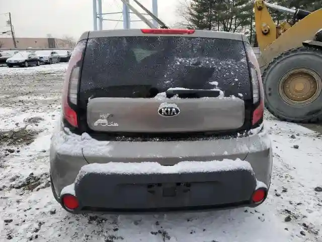 KNDJN2A28G7364413 2016 KIA SOUL-5