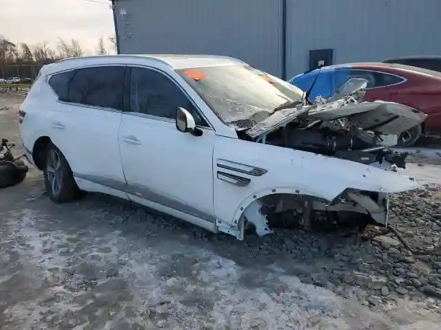 KMUHCESC2RU203599 2024 GENESIS GV80-3