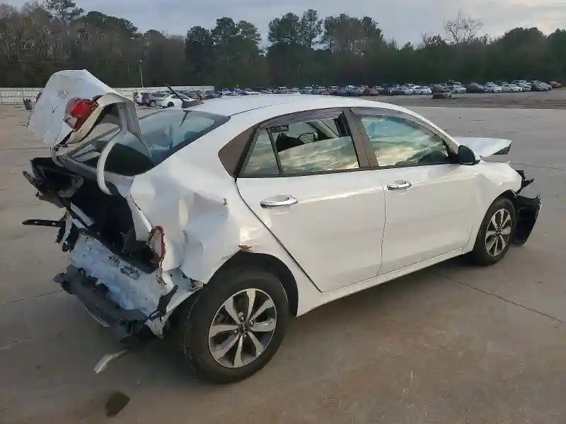 3KPA24AD7PE520379 2023 KIA RIO-2