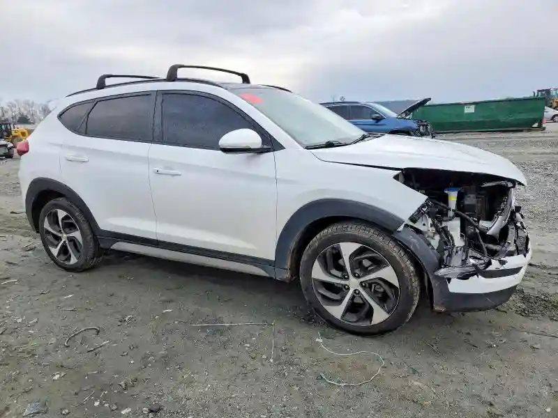 KM8J33A23JU757123 2018 HYUNDAI TUCSON-3