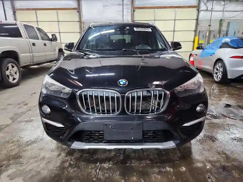 WBXHT3C31J5F92200 2018 BMW X1-4