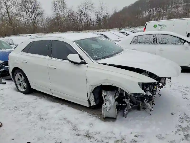 WA1AVAF15KD022657 2019 AUDI Q8-3