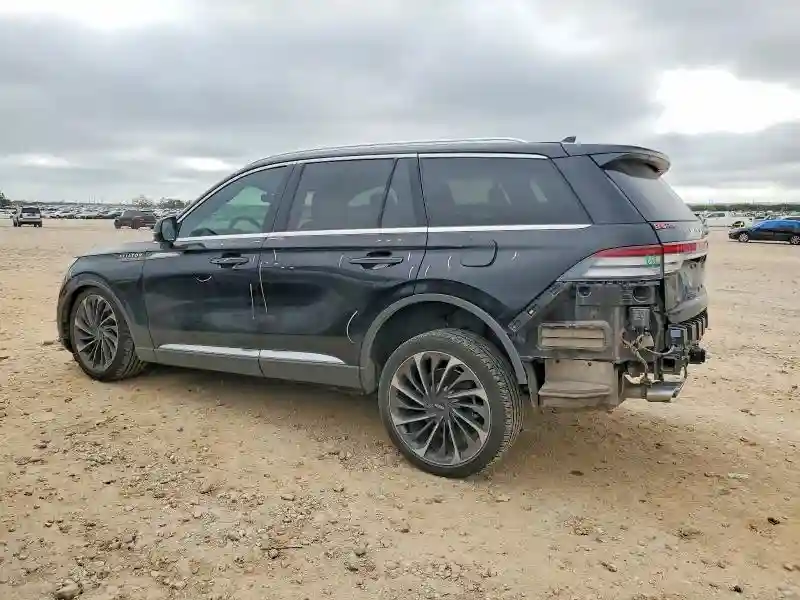 5LM5J7XC8LGL35734 2020 LINCOLN AVIATOR-1