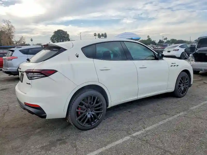 ZN661YUM2PX411502 2023 MASERATI LEVANTE MO-2