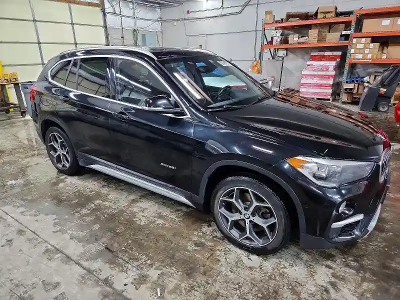 WBXHT3C31J5F92200 2018 BMW X1-3