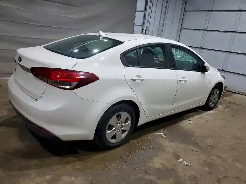 3KPFK4A73JE270288 2018 KIA FORTE-2