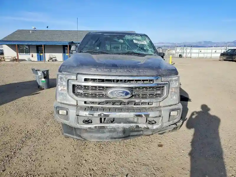 1FT8W3BT8NED35317 2022 FORD F350-4