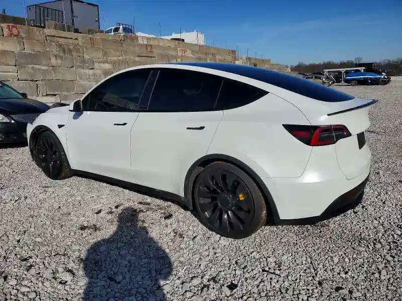 7SAYGDEF8NF397665 2022 TESLA MODEL Y-1