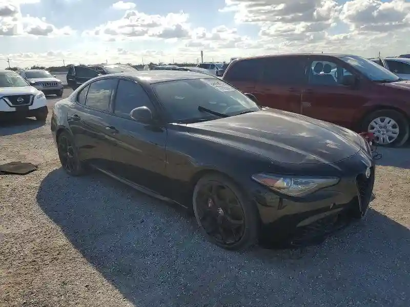 ZARFAMAN4K7622772 2019 ALFA ROMEO GIULIA-3