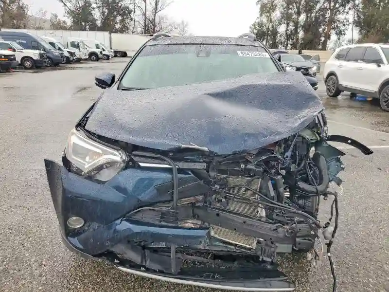 JTMDJREV3JD241133 2018 TOYOTA RAV4-4